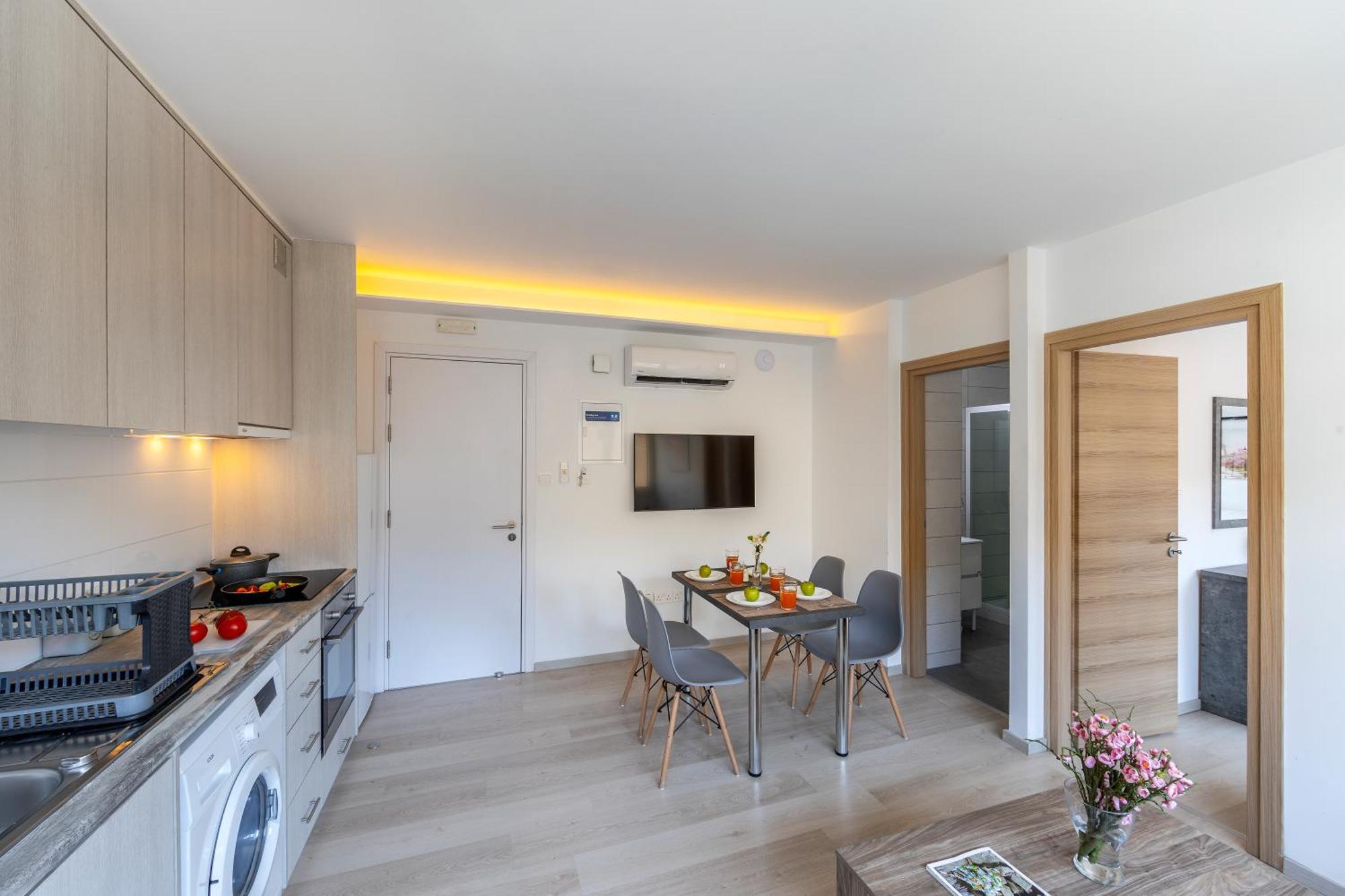 C-Premium Apts 100M From Beach And City Centre Larnaca Extérieur photo