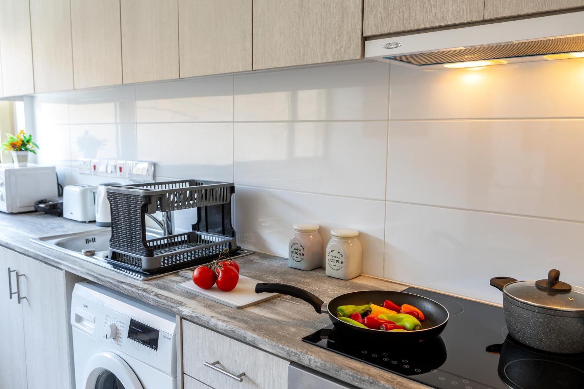C-Premium Apts 100M From Beach And City Centre Larnaca Extérieur photo