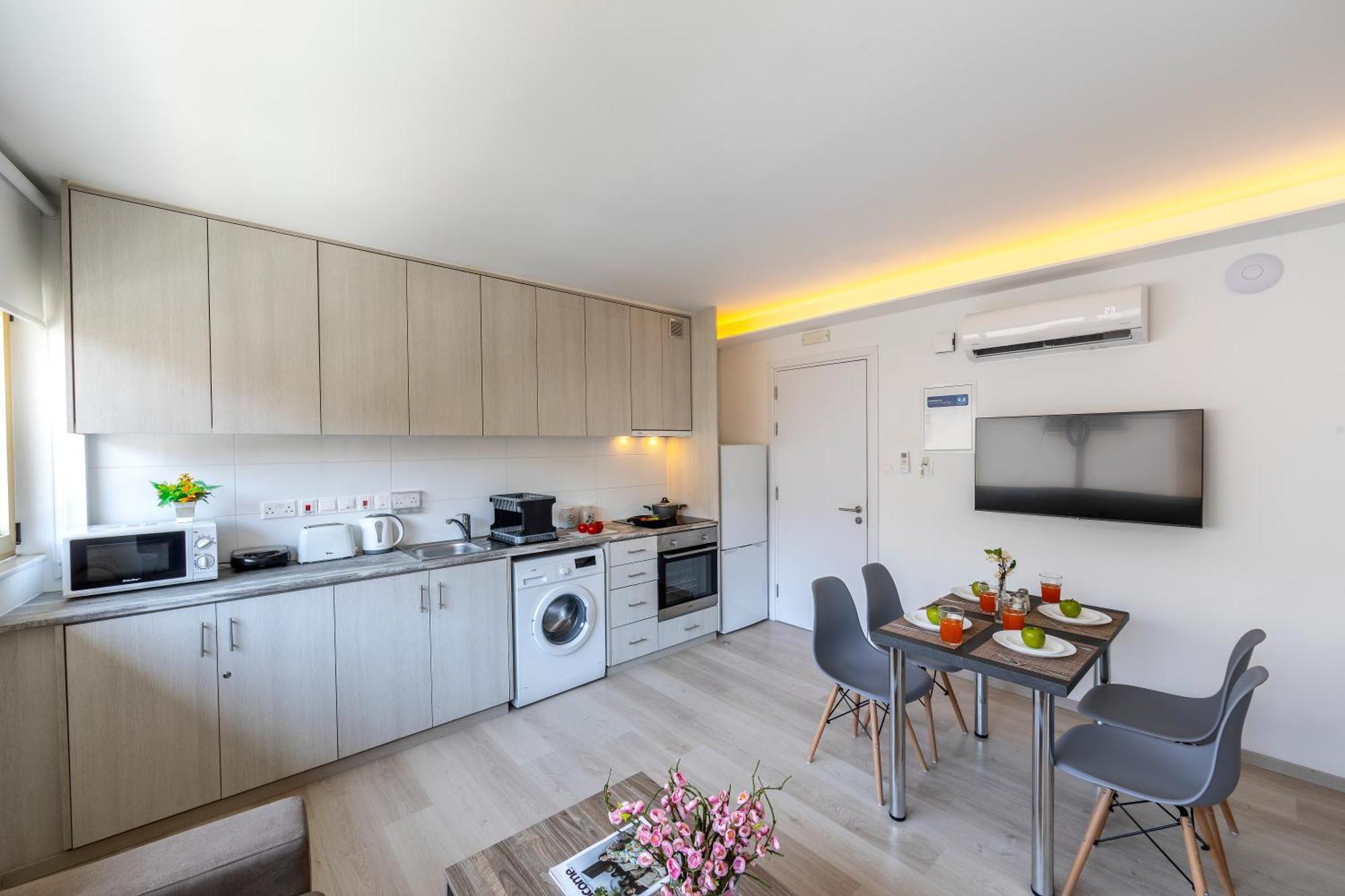 C-Premium Apts 100M From Beach And City Centre Larnaca Extérieur photo